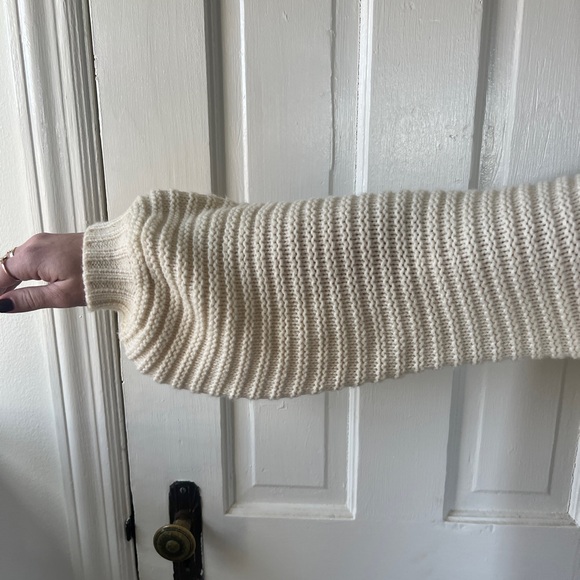Mock Neck Puffy Sleeve Sweater - Picture 4 of 5